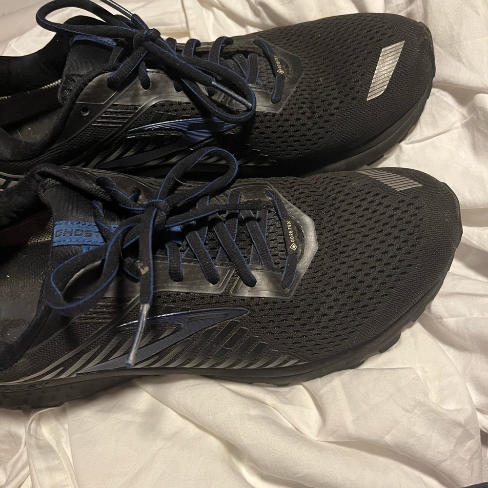 Brooks Ghost Men’s sneakers size 12